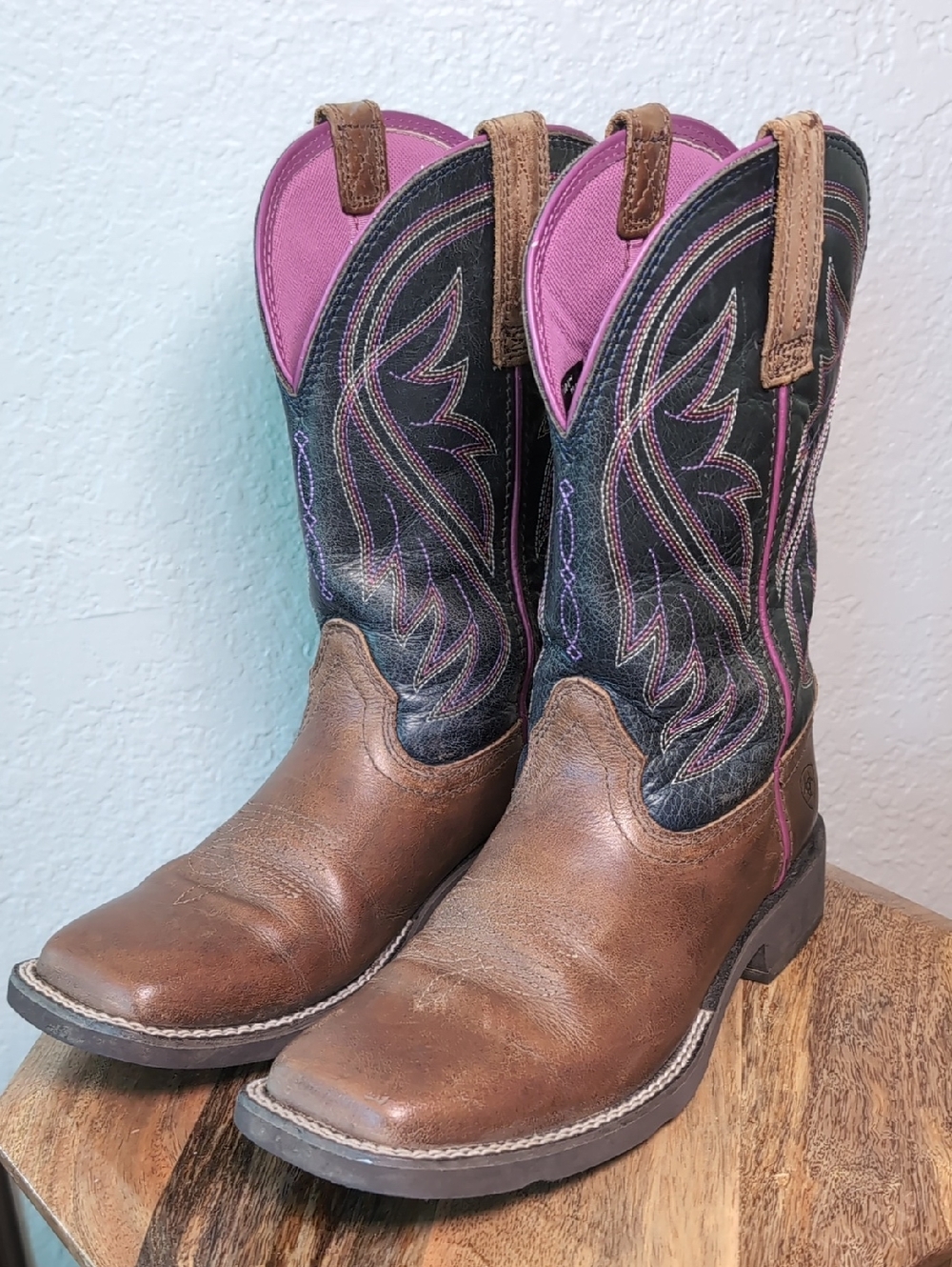 Ariat Leather Western Cowgirl Boots with Pink & Navy Shaft